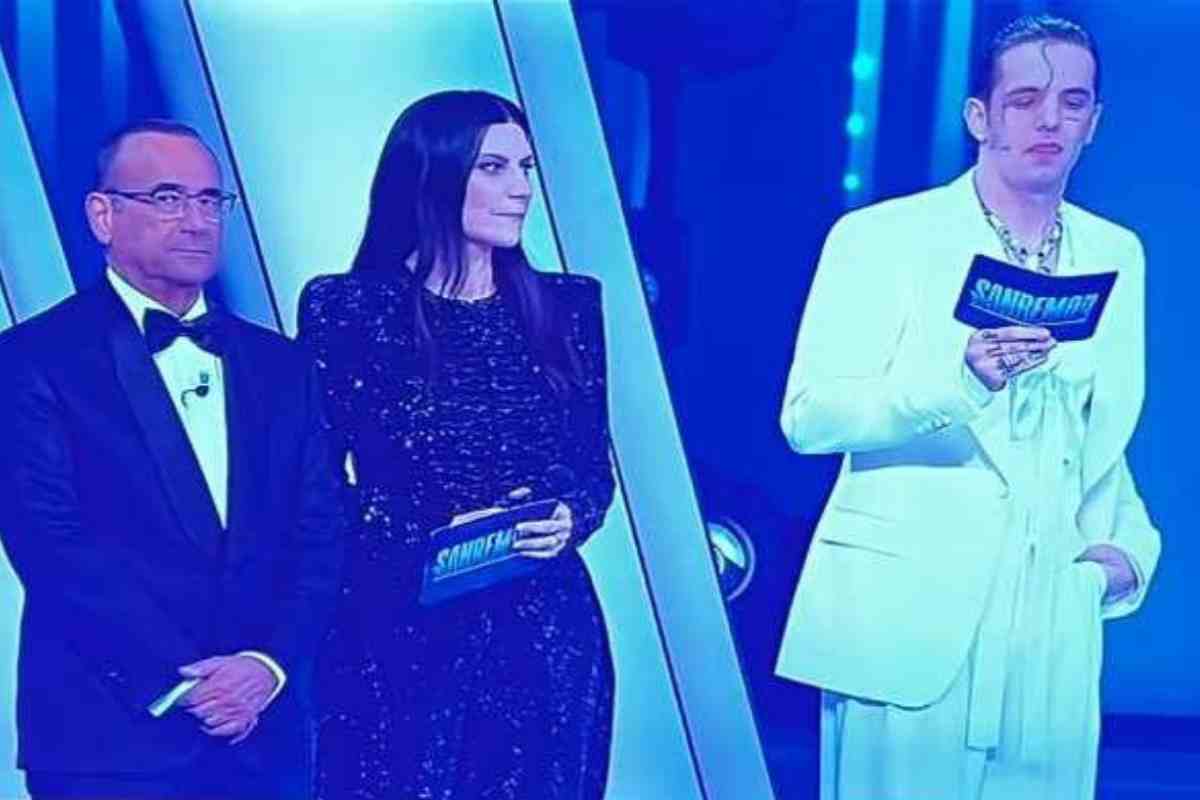 Il palco dell'Ariston con Carlo Conti, Laura Pausini e Achille Lauro