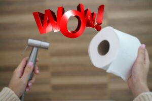 doccetta igienica, carta igienica e scritta che dice wow