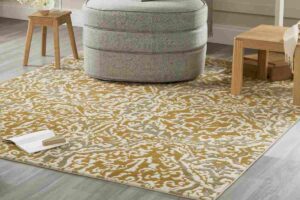 tappeti su un parquet domestico