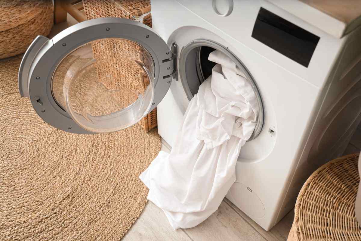 lenzuola bianche in lavatrice