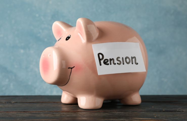 porcellino a salvadanaio con scritta pensione