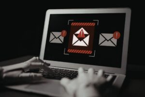 rappresentazione di una truffa online