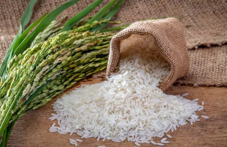 sacco di riso rovesciato